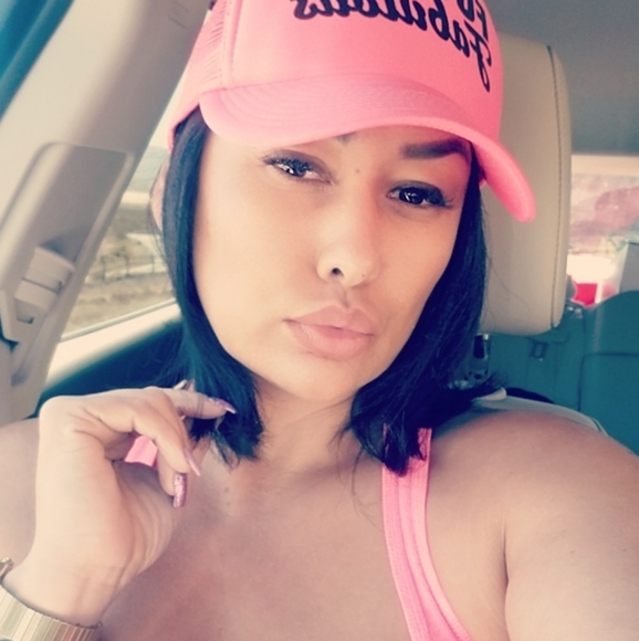 Women, men's, children's gently or new clothing - Picture 2 of 2